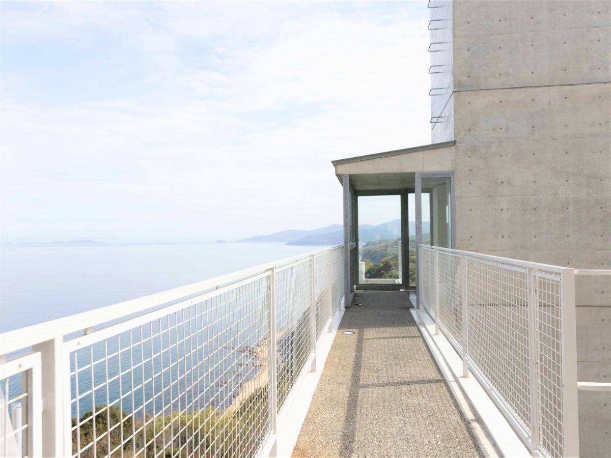 Готель Toto Seawind Awaji Екстер'єр фото