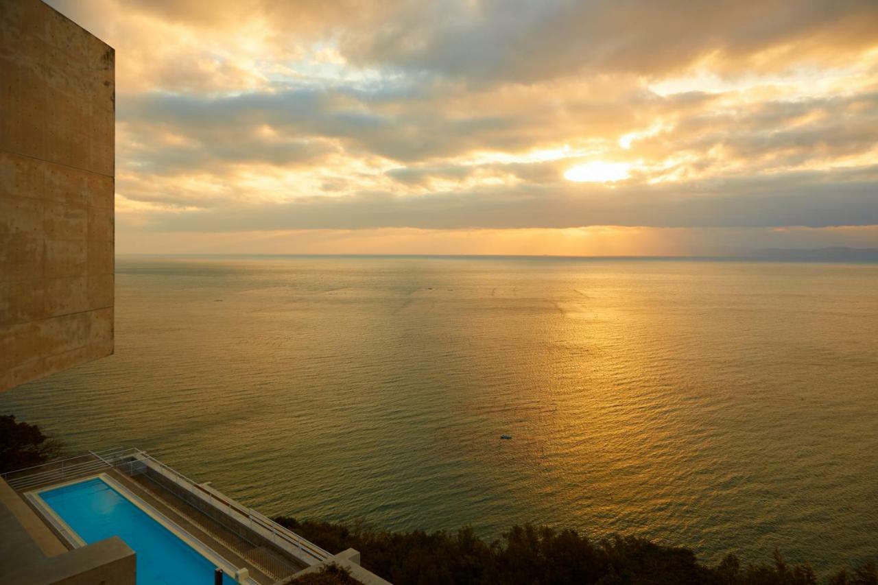 Готель Toto Seawind Awaji Екстер'єр фото
