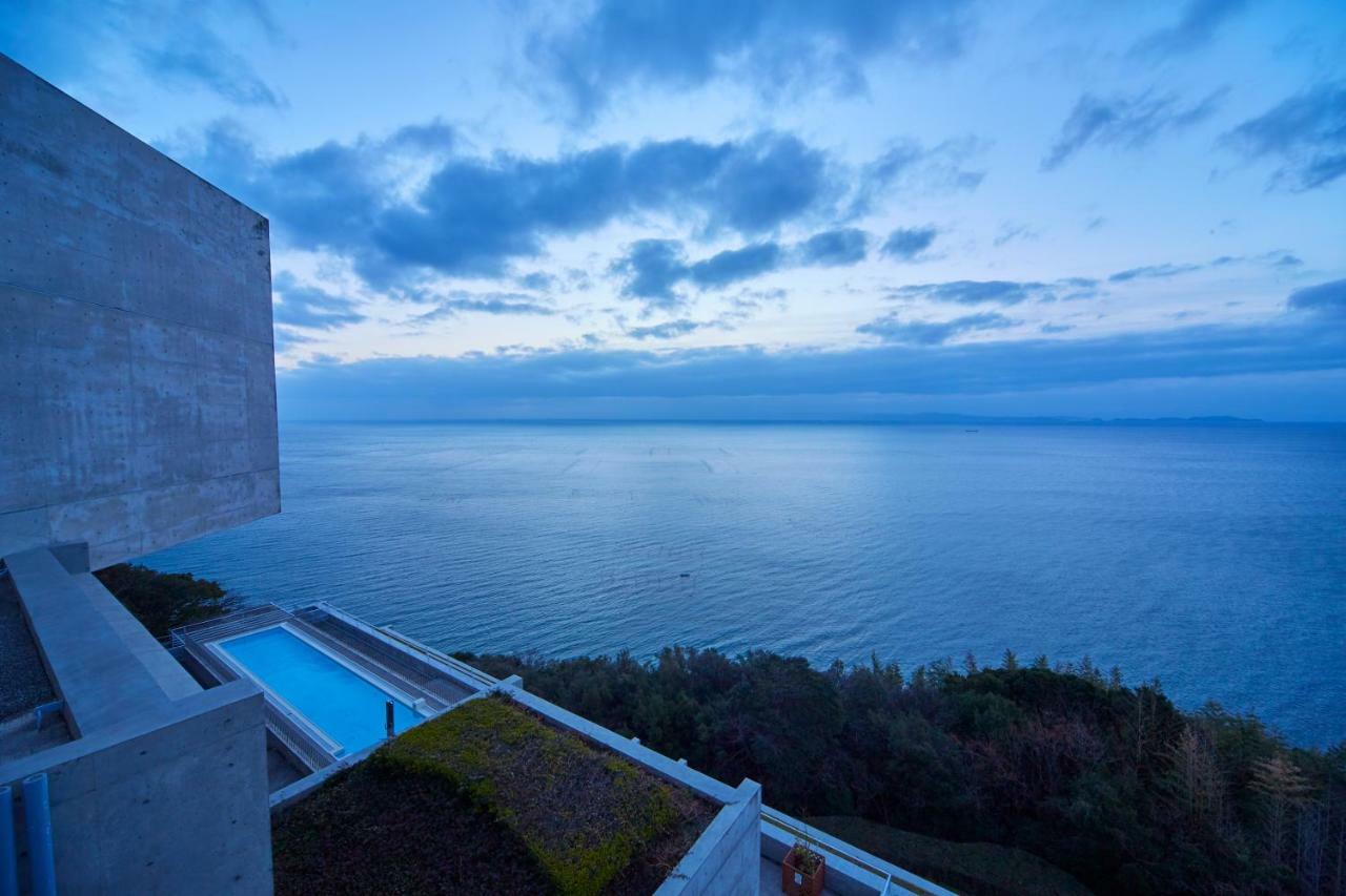 Готель Toto Seawind Awaji Екстер'єр фото